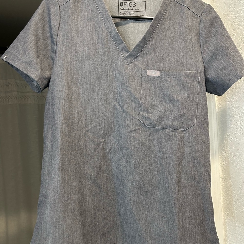 Figs Gray V-Neck Scrub Top